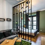Bpr Emerald City Apartment
